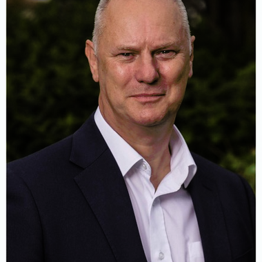 Dr Paul Bedford